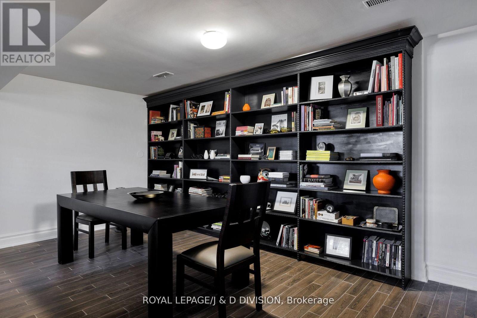 27 Paramount Court, Toronto, Ontario  M6M 2L3 - Photo 31 - W12532718