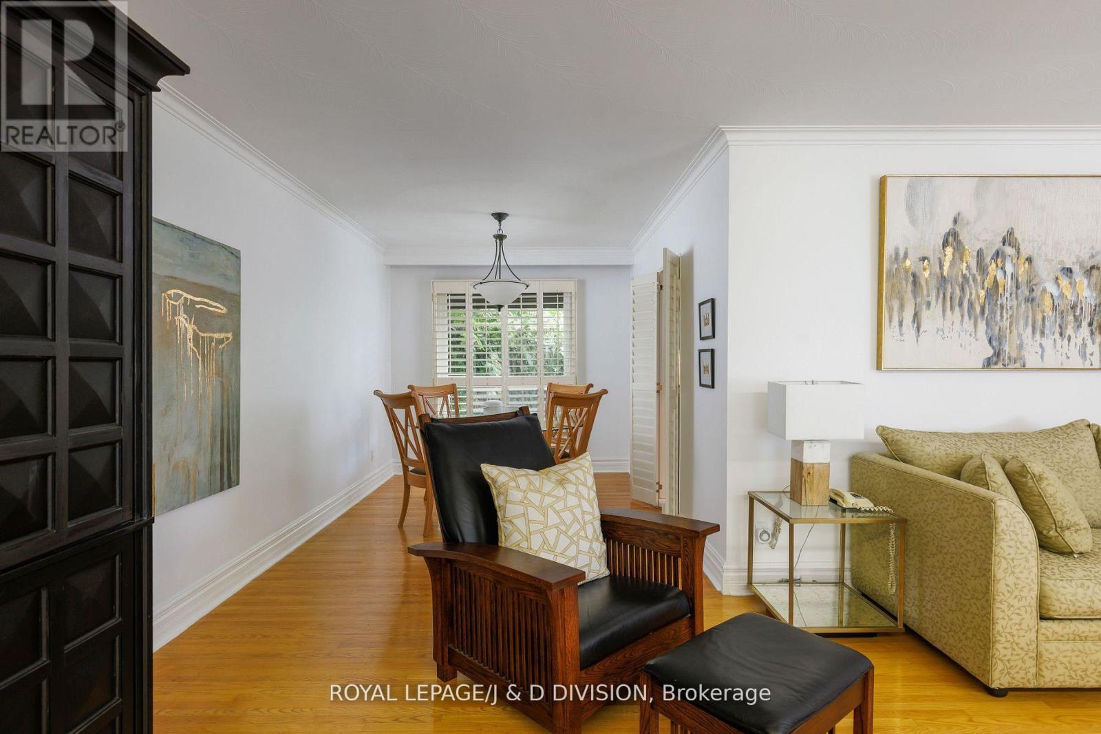 27 Paramount Court, Toronto, Ontario  M6M 2L3 - Photo 8 - W12532718