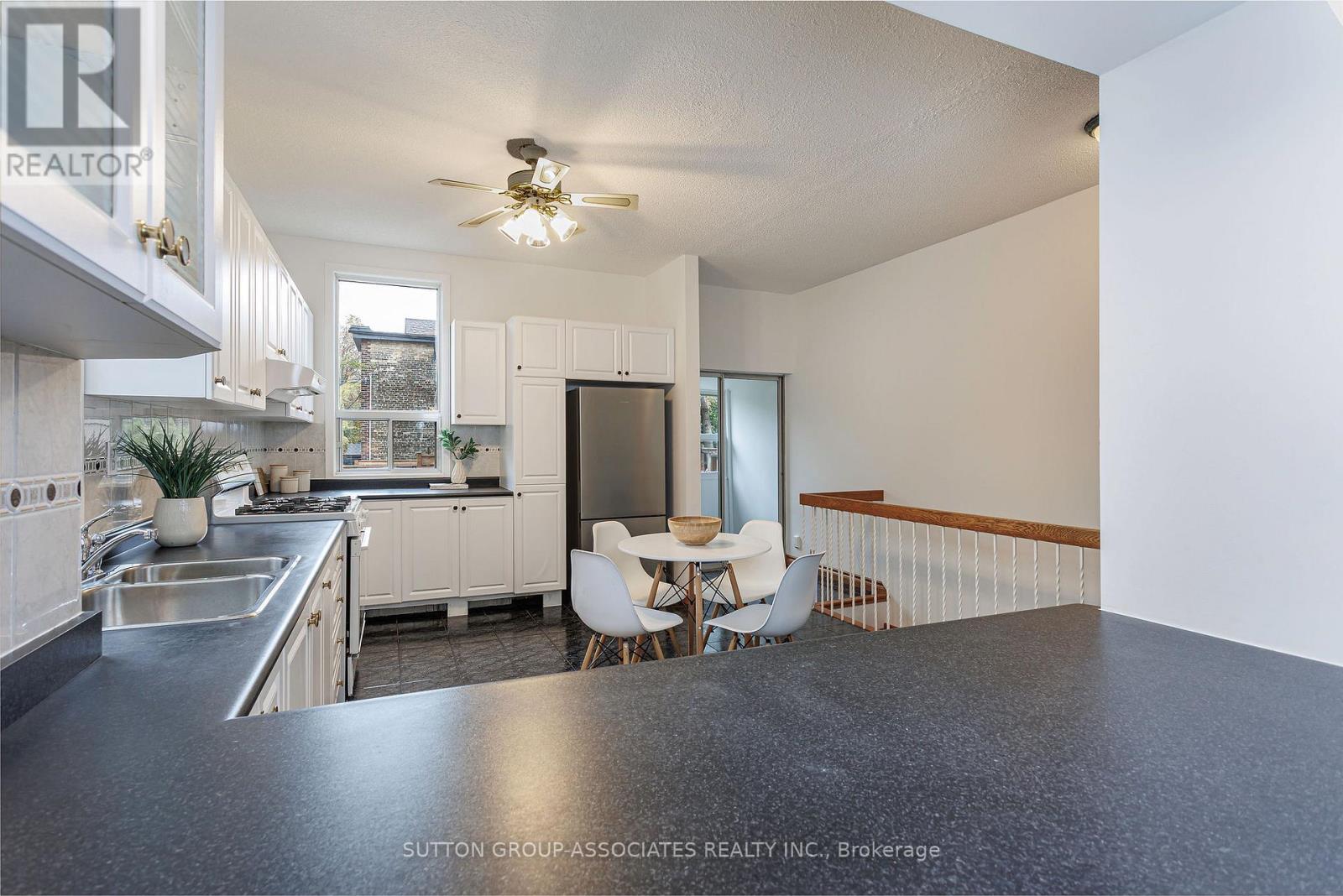 195 Hallam Street, Toronto, Ontario  M6H 1X6 - Photo 10 - W12532732