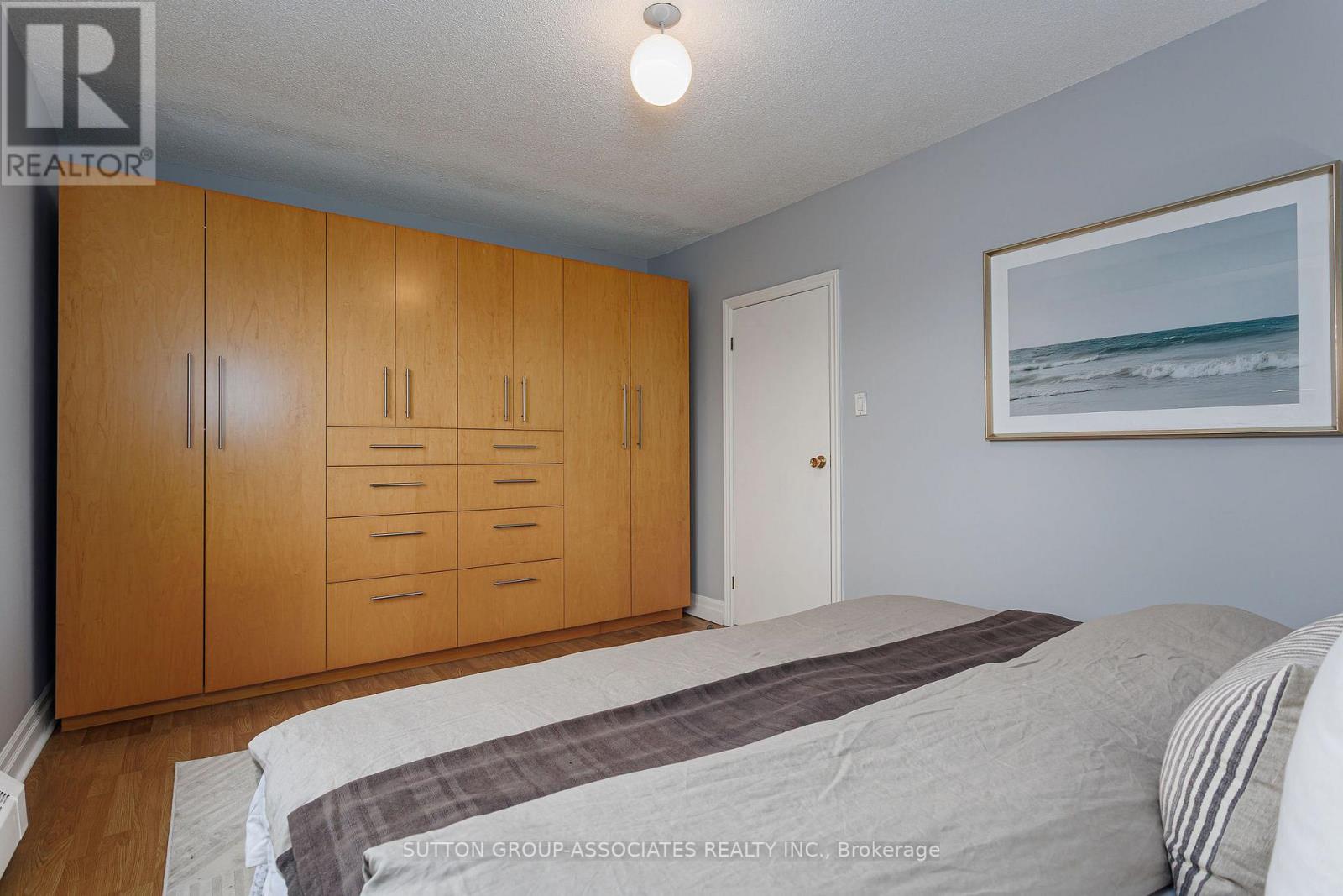 195 Hallam Street, Toronto, Ontario  M6H 1X6 - Photo 17 - W12532732