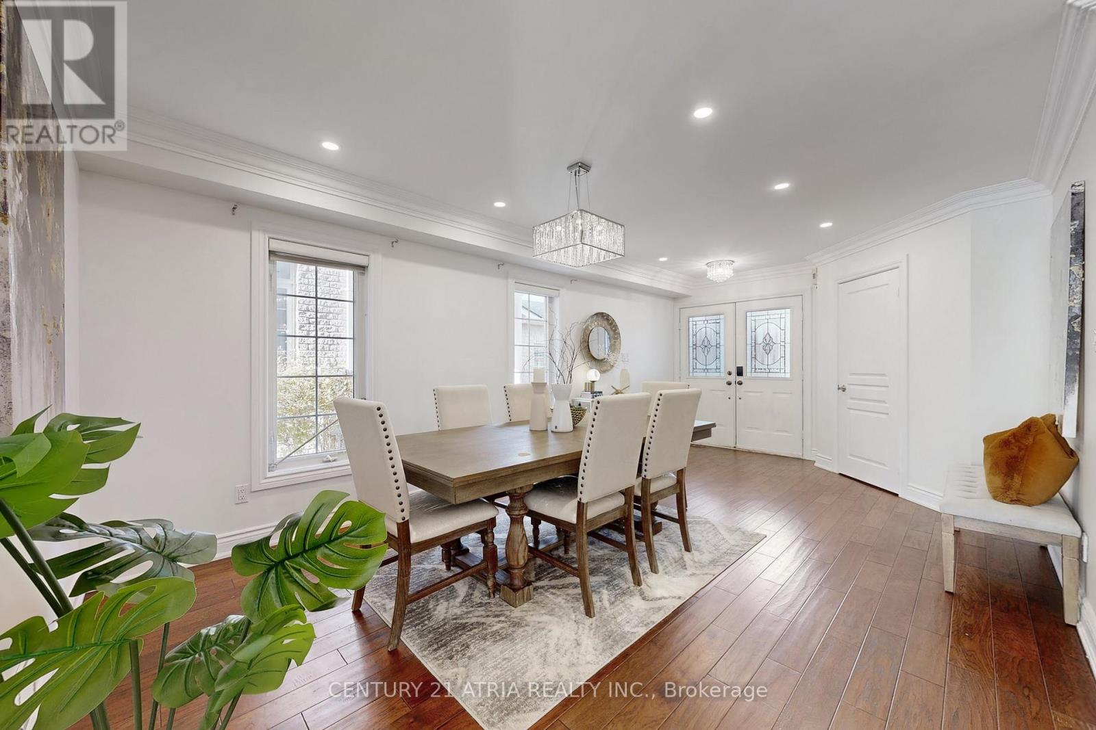 611 Heddle Crescent, Newmarket, Ontario  L3X 2J5 - Photo 9 - N12532578