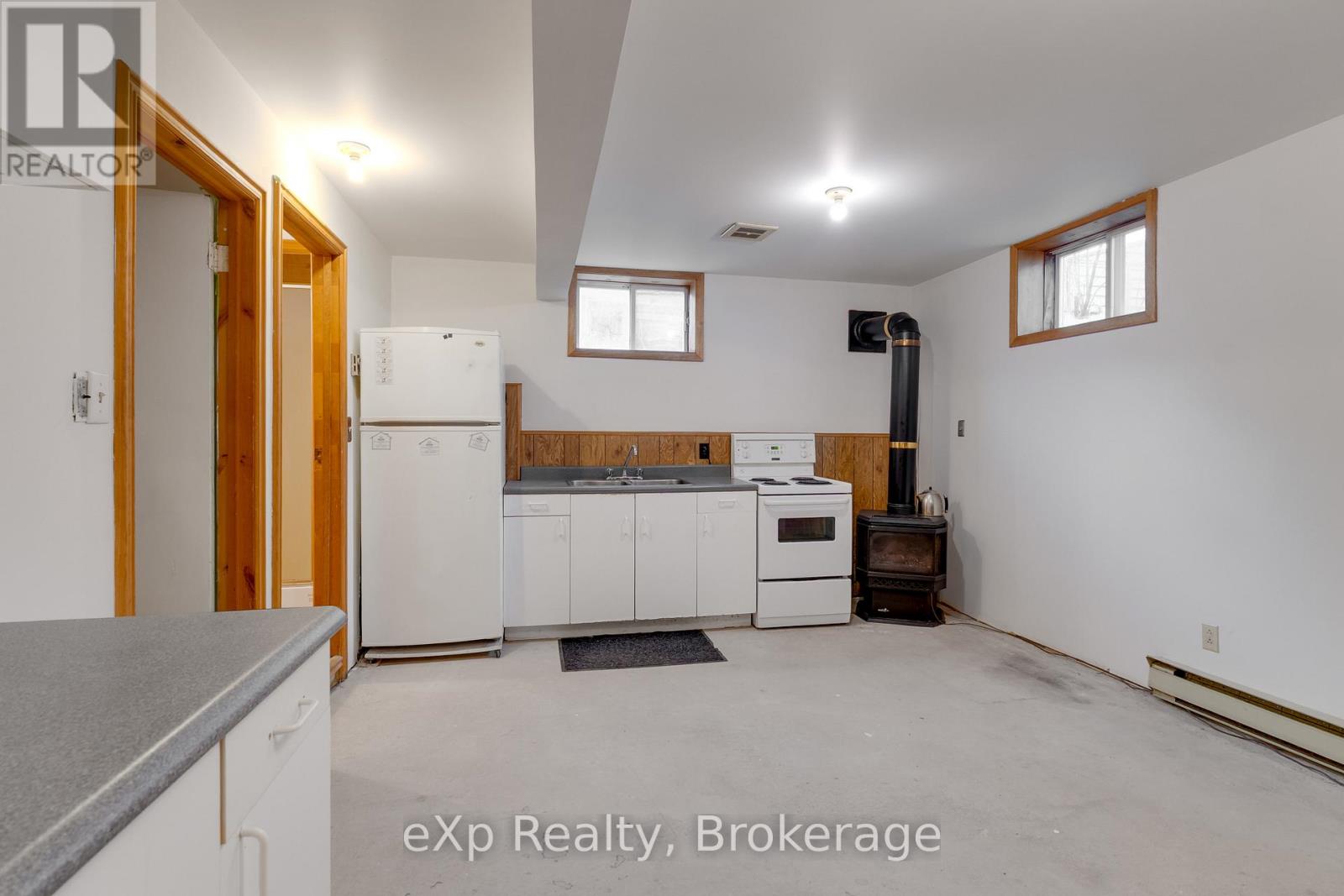 364 Agnes Street, Greater Sudbury, Ontario  P3B 2J2 - Photo 19 - X12532750