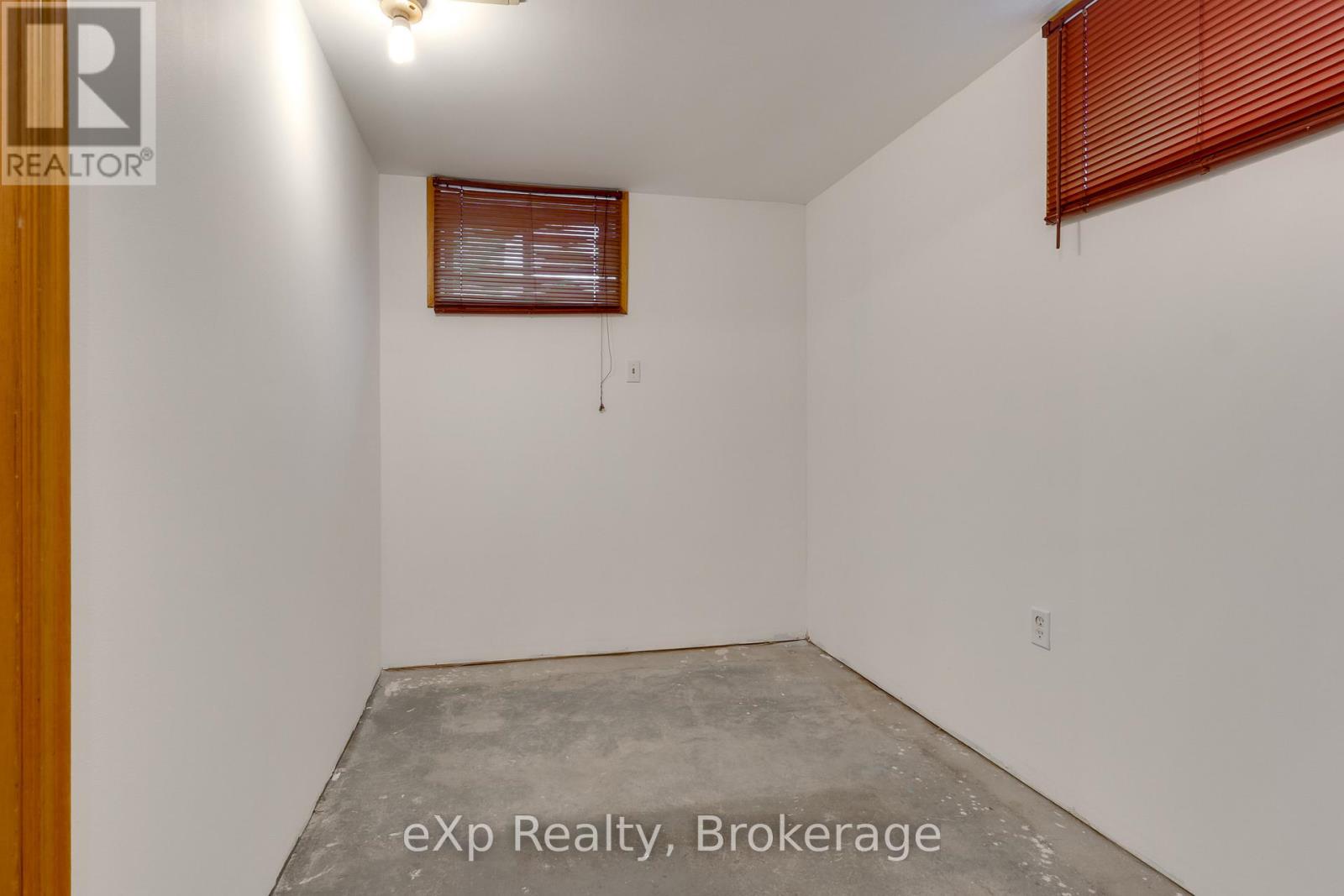 364 Agnes Street, Greater Sudbury, Ontario  P3B 2J2 - Photo 21 - X12532750