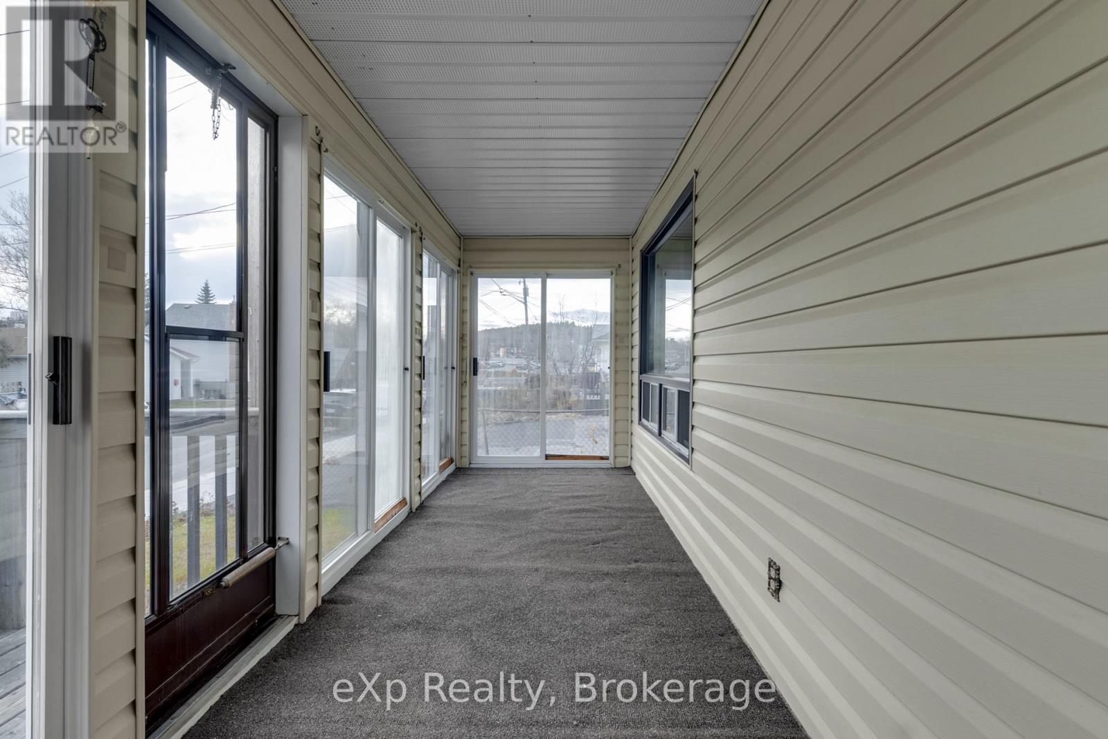 364 Agnes Street, Greater Sudbury, Ontario  P3B 2J2 - Photo 24 - X12532750