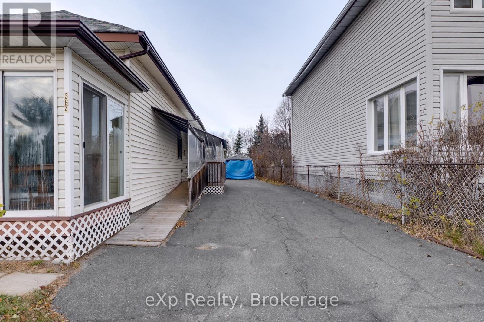 364 Agnes Street, Greater Sudbury, Ontario  P3B 2J2 - Photo 32 - X12532750