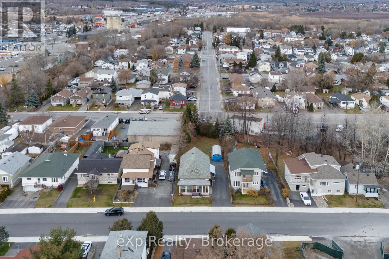 364 Agnes Street, Greater Sudbury, Ontario  P3B 2J2 - Photo 34 - X12532750