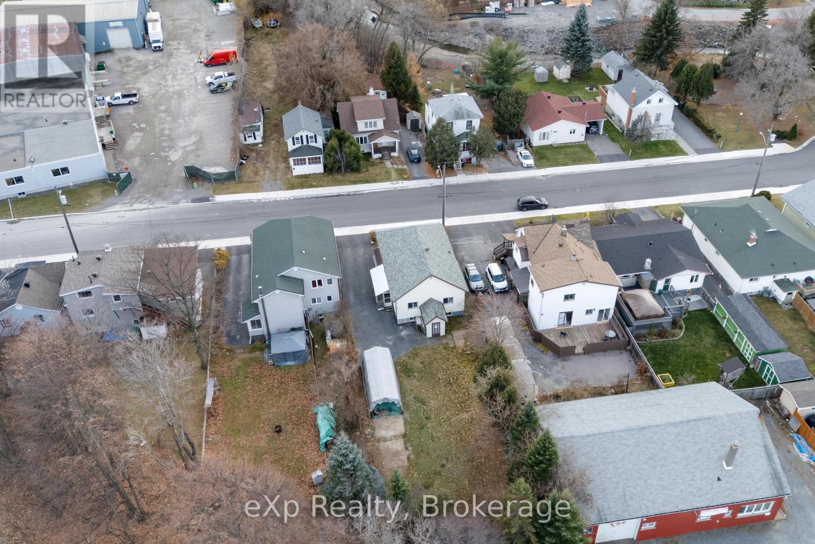 364 Agnes Street, Greater Sudbury, Ontario  P3B 2J2 - Photo 35 - X12532750