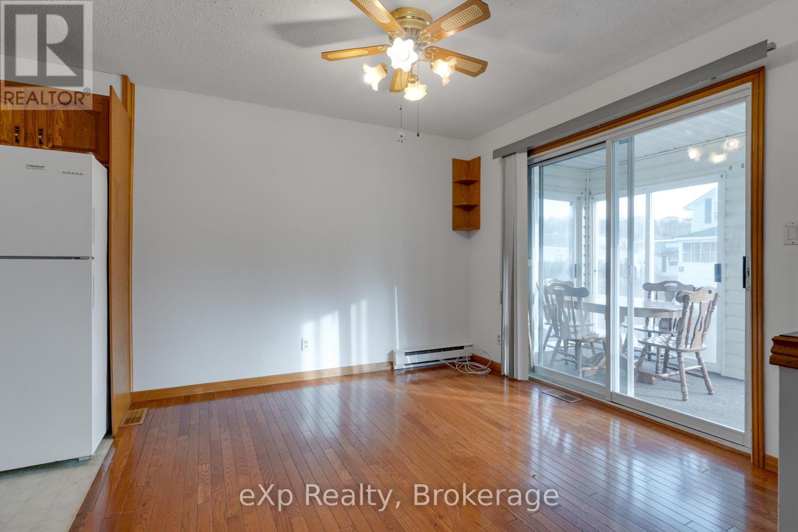 364 Agnes Street, Greater Sudbury, Ontario  P3B 2J2 - Photo 9 - X12532750