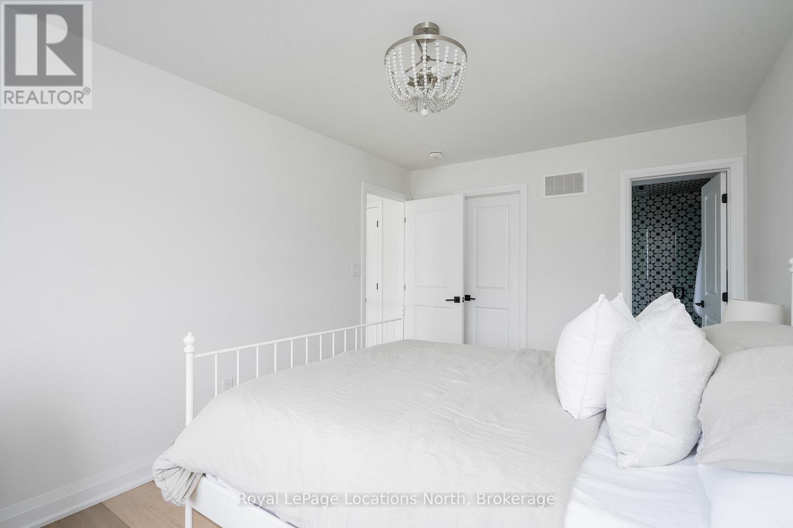 104 Stillwater Crescent, Blue Mountains, Ontario  L9Y 4P5 - Photo 35 - X12532840