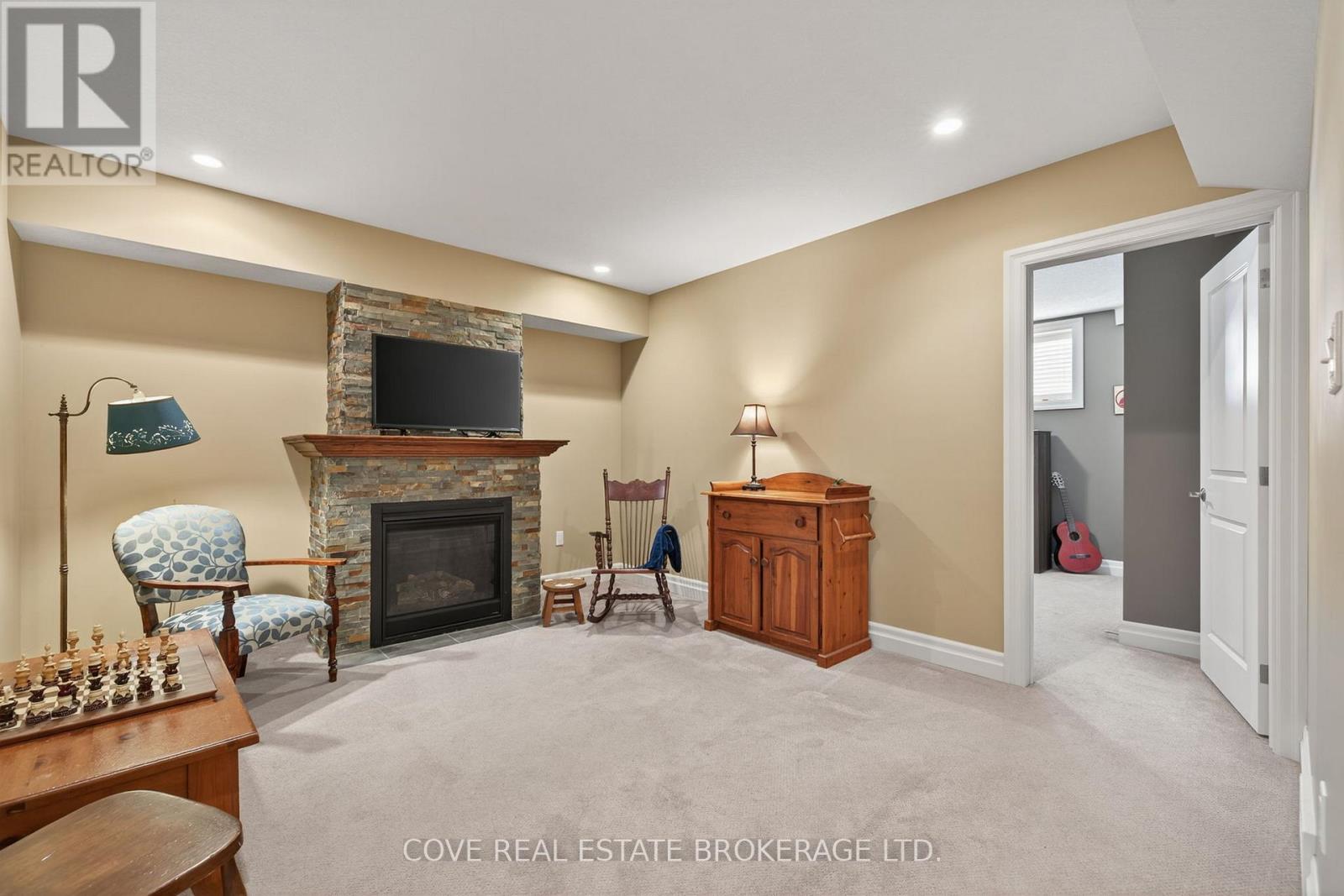 6716 Raleigh Boulevard, London South, Ontario  N6P 0C1 - Photo 34 - X12532746