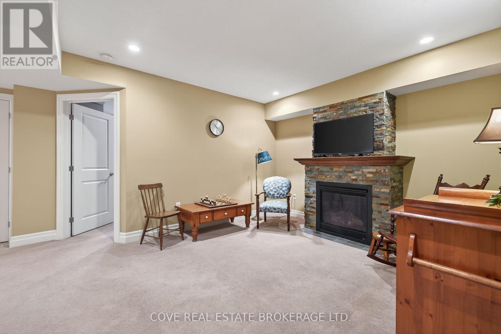 6716 Raleigh Boulevard, London South, Ontario  N6P 0C1 - Photo 35 - X12532746