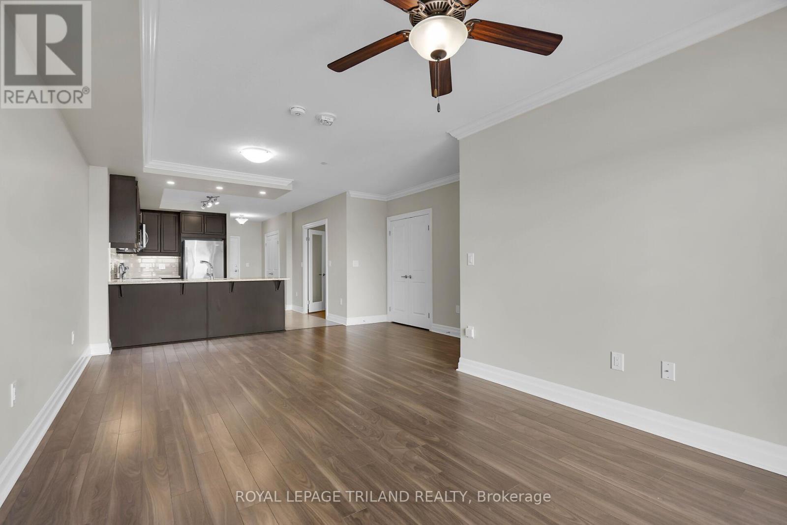 801 - 260 Villagewalk Boulevard, London North, Ontario  N6G 0W6 - Photo 13 - X12532808