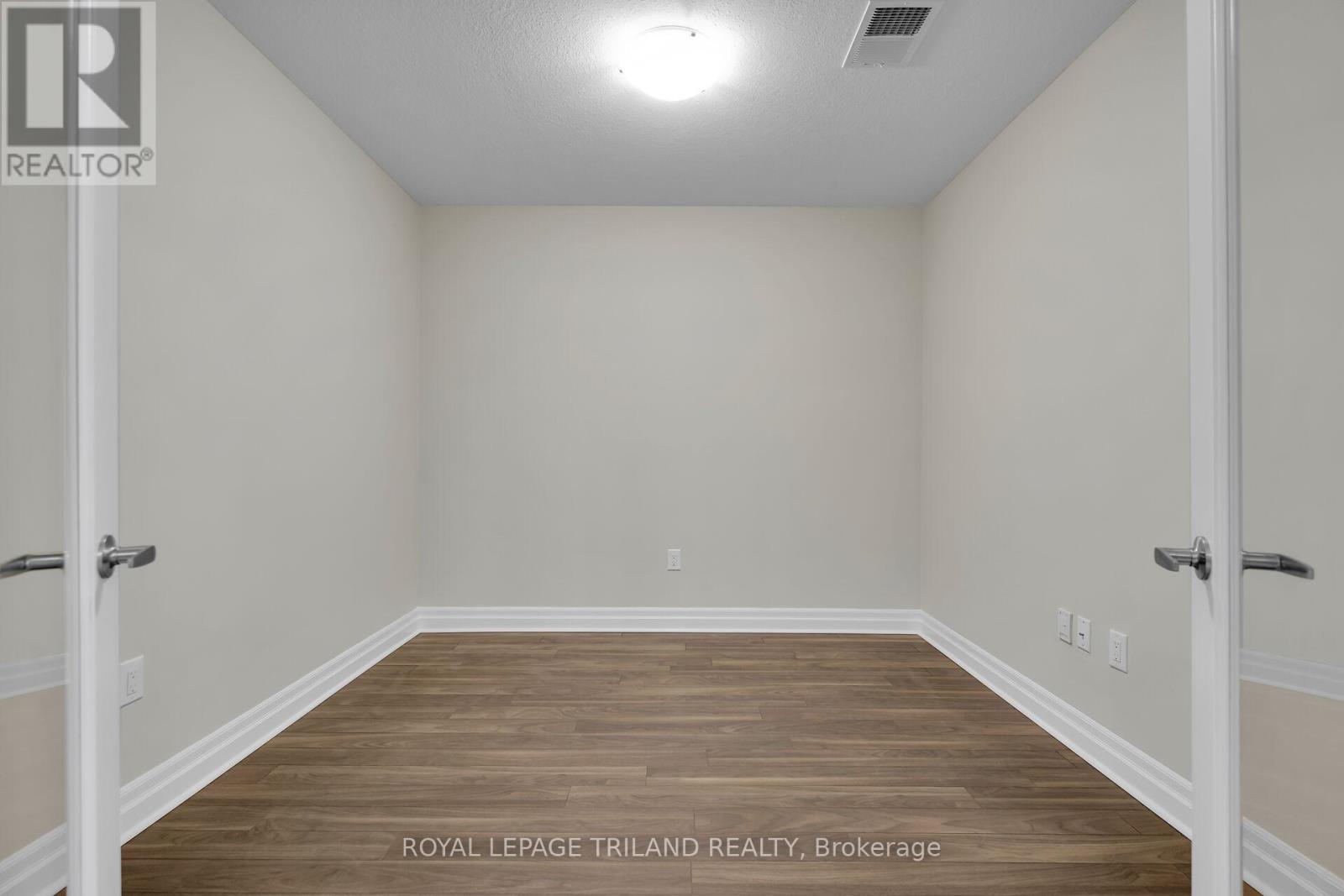 801 - 260 Villagewalk Boulevard, London North, Ontario  N6G 0W6 - Photo 19 - X12532808