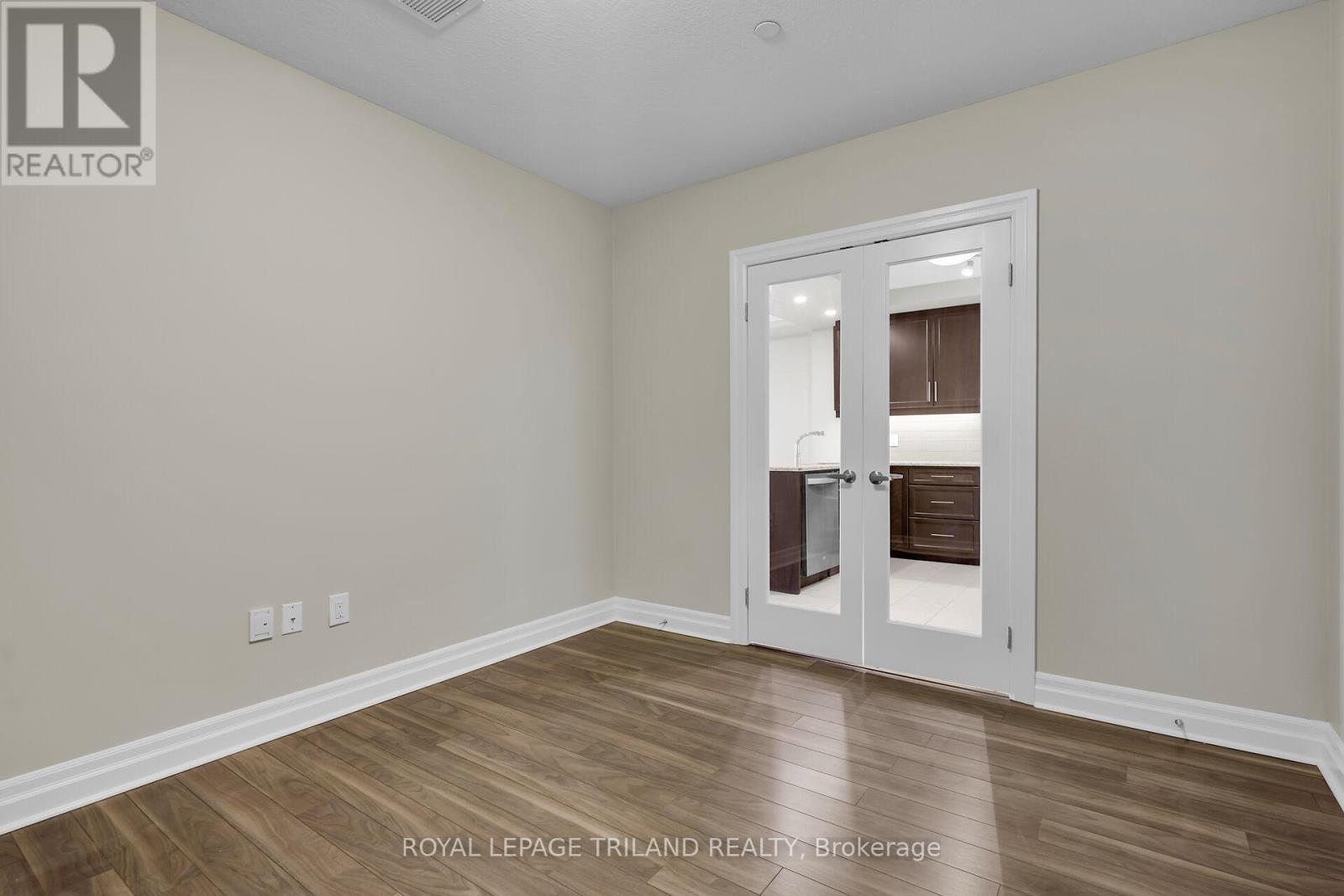 801 - 260 Villagewalk Boulevard, London North, Ontario  N6G 0W6 - Photo 20 - X12532808