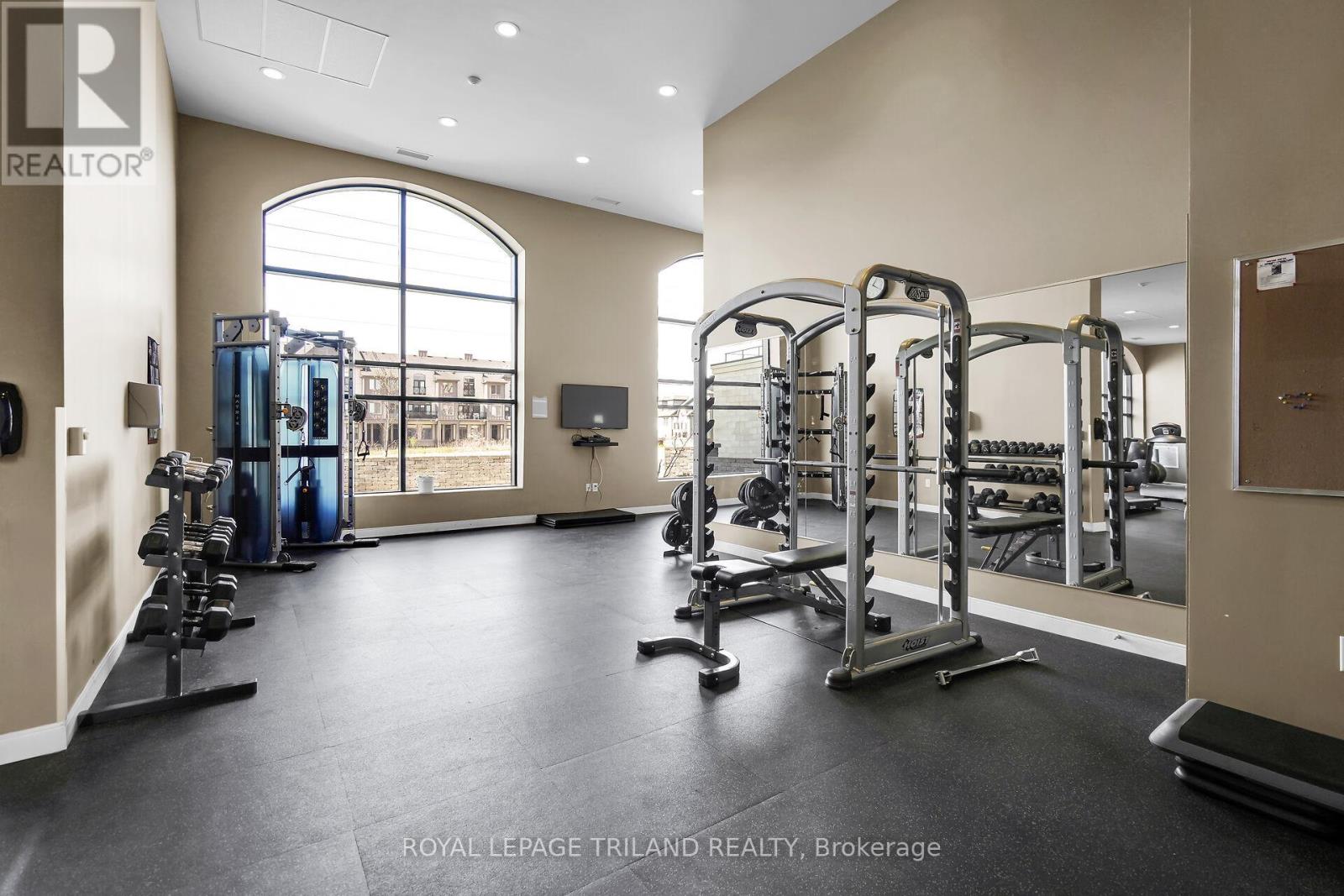 801 - 260 Villagewalk Boulevard, London North, Ontario  N6G 0W6 - Photo 34 - X12532808