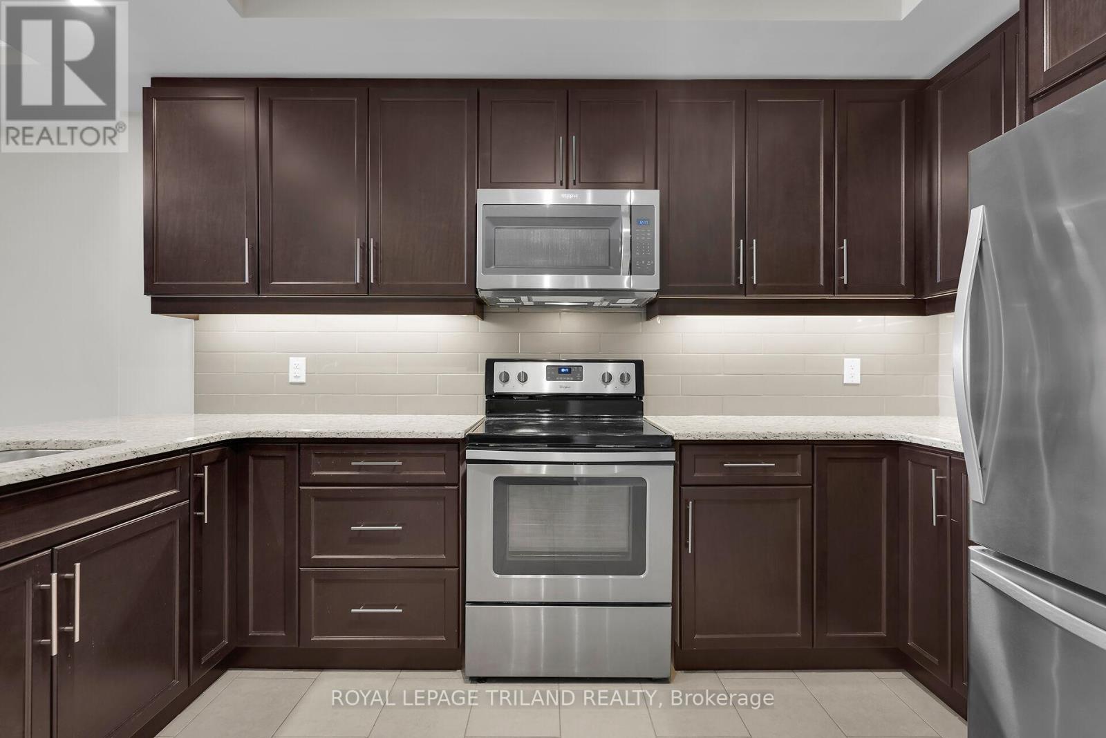 801 - 260 Villagewalk Boulevard, London North, Ontario  N6G 0W6 - Photo 7 - X12532808