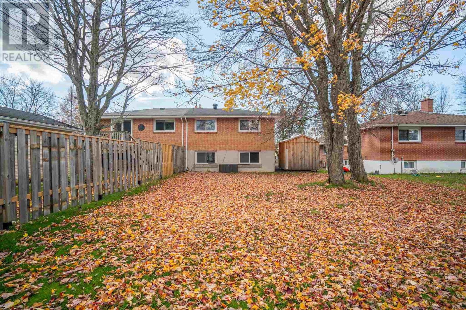 28 Princess Cres, Sault Ste. Marie, Ontario P6B 3P3 - Photo 3 - SM253238