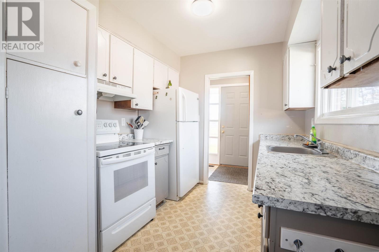 28 Princess Cres, Sault Ste. Marie, Ontario P6B 3P3 - Photo 9 - SM253238