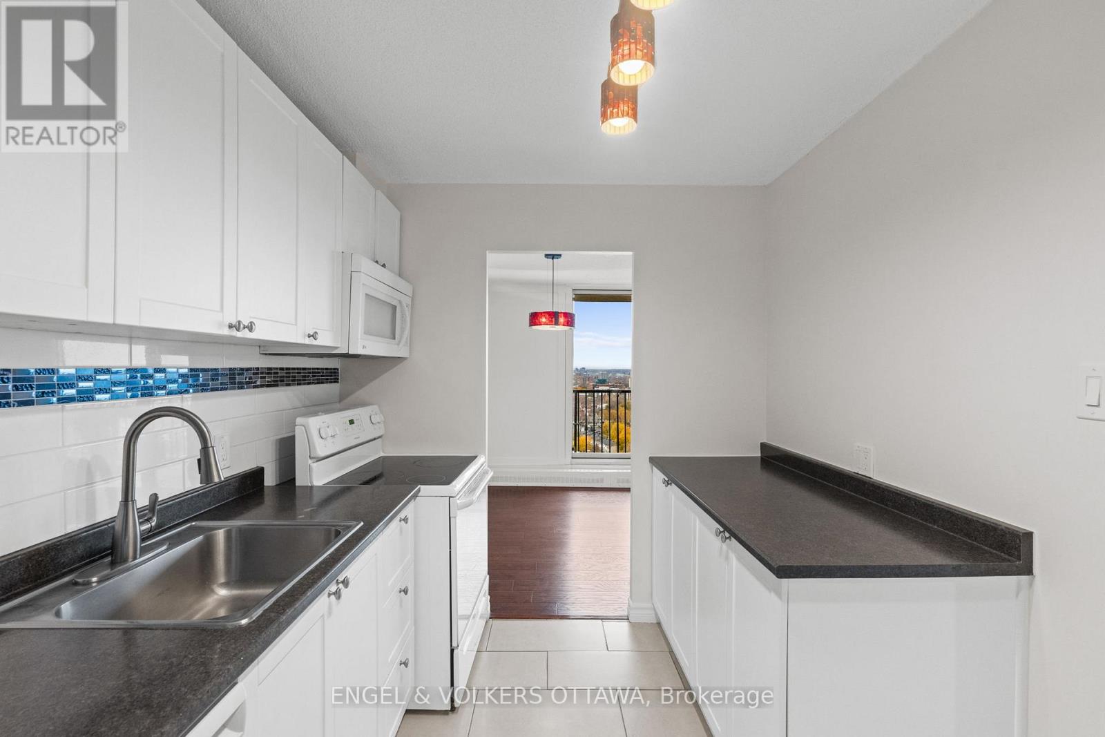 2001 - 665 Bathgate Drive, Ottawa, Ontario K1K 3Y4 - Photo 13 - X12532792