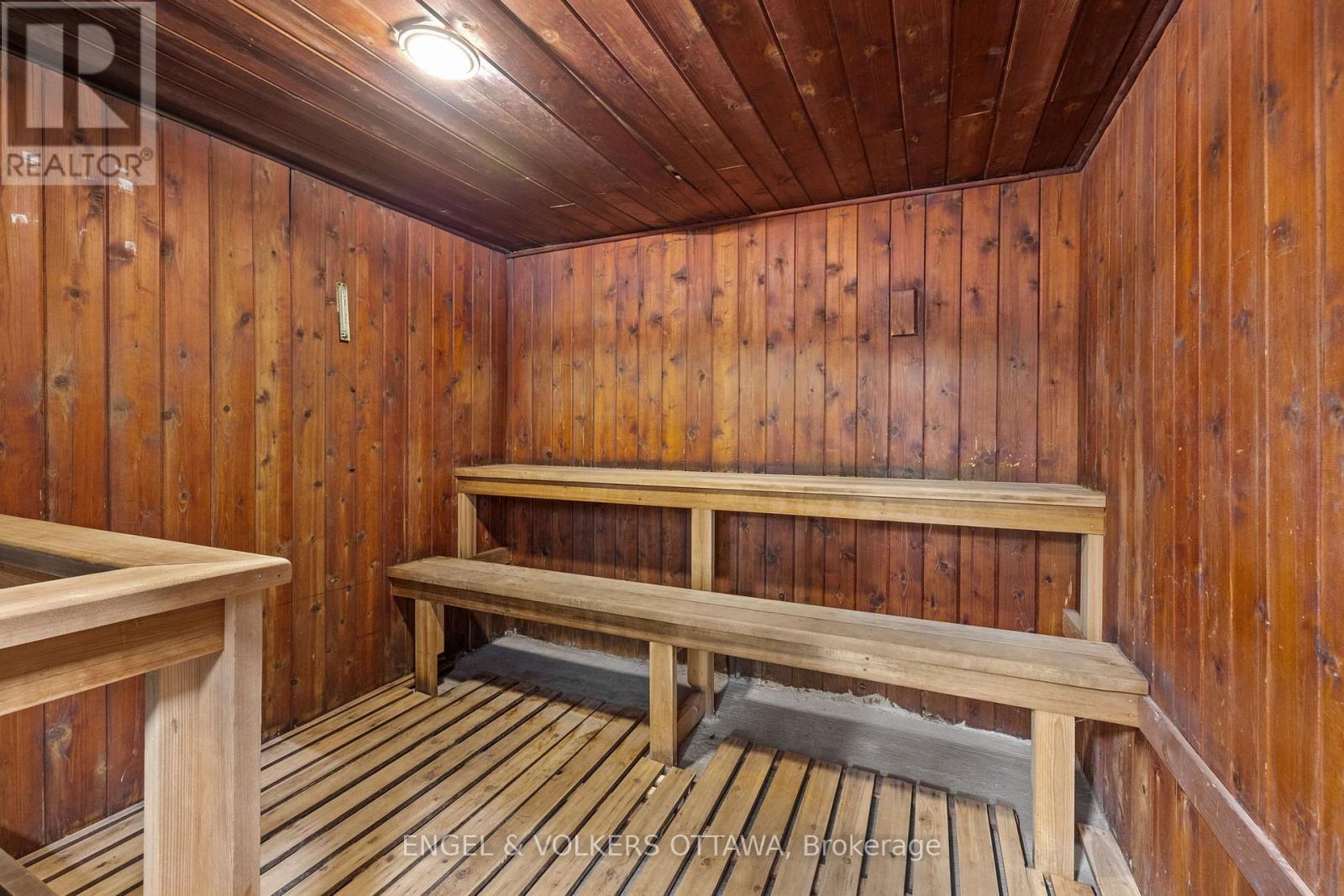 2001 - 665 Bathgate Drive, Ottawa, Ontario K1K 3Y4 - Photo 30 - X12532792