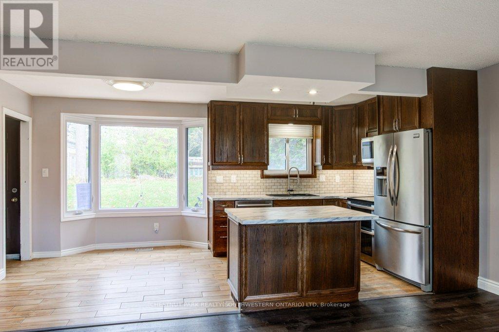 500 Ferndale Avenue, London South, Ontario  N6C 2Z1 - Photo 10 - X12532506