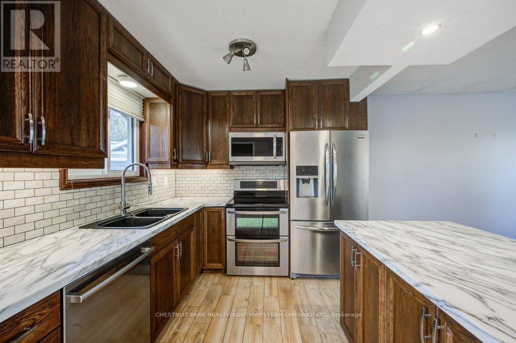 500 Ferndale Avenue, London South, Ontario  N6C 2Z1 - Photo 16 - X12532506