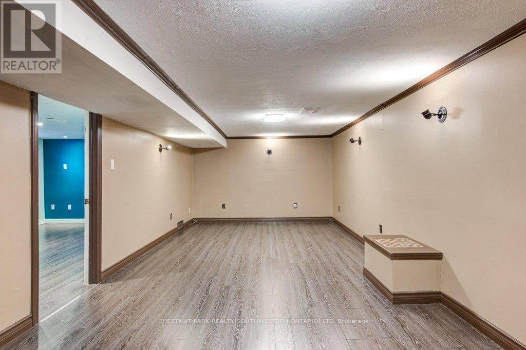 500 Ferndale Avenue, London South, Ontario  N6C 2Z1 - Photo 32 - X12532506