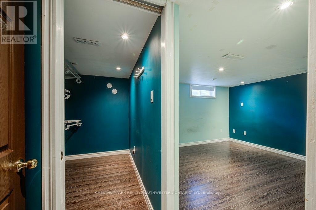 500 Ferndale Avenue, London South, Ontario  N6C 2Z1 - Photo 38 - X12532506