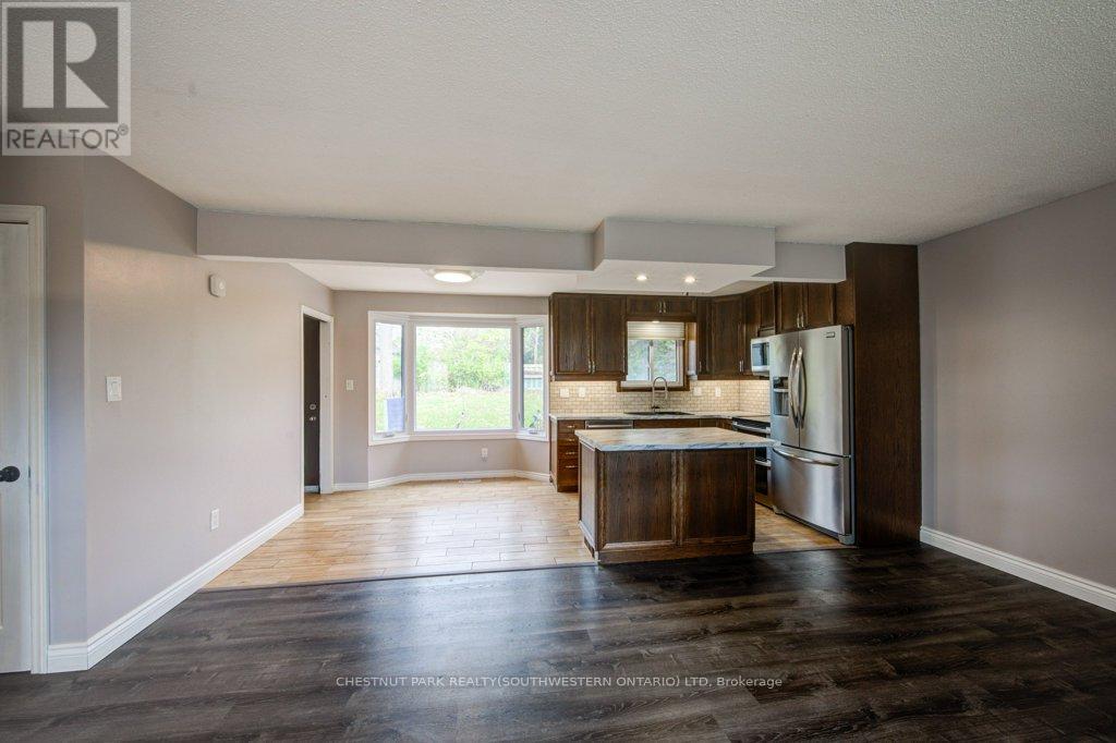 500 Ferndale Avenue, London South, Ontario  N6C 2Z1 - Photo 9 - X12532506