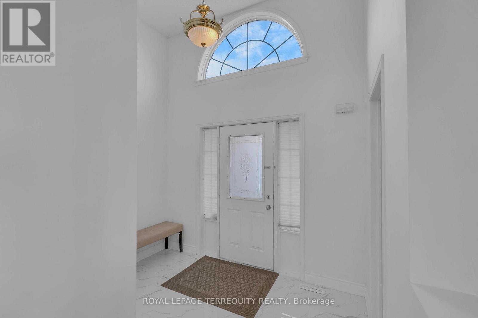 112 Vansickle Road, St. Catharines, Ontario  L2S 3Y6 - Photo 4 - X12532562