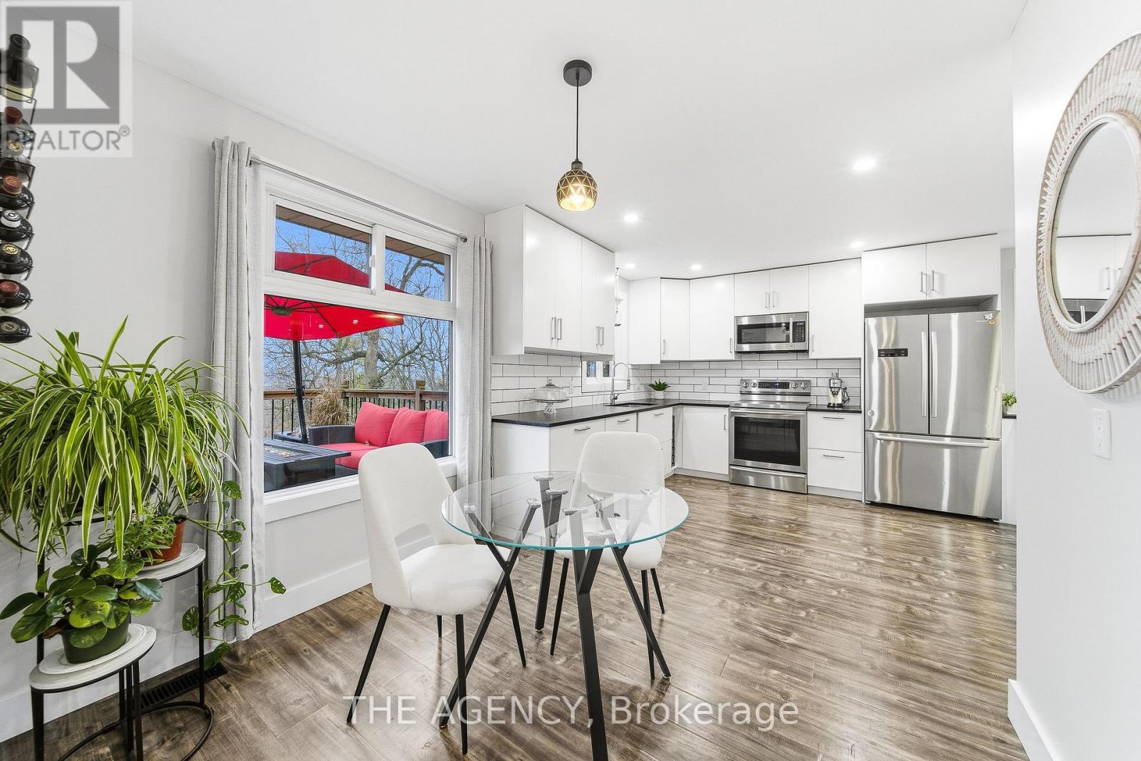 23 Stonegate Drive, Kitchener, Ontario  N2A 2Y7 - Photo 10 - X12532604