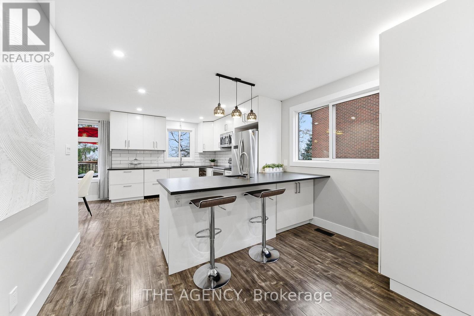 23 Stonegate Drive, Kitchener, Ontario  N2A 2Y7 - Photo 6 - X12532604