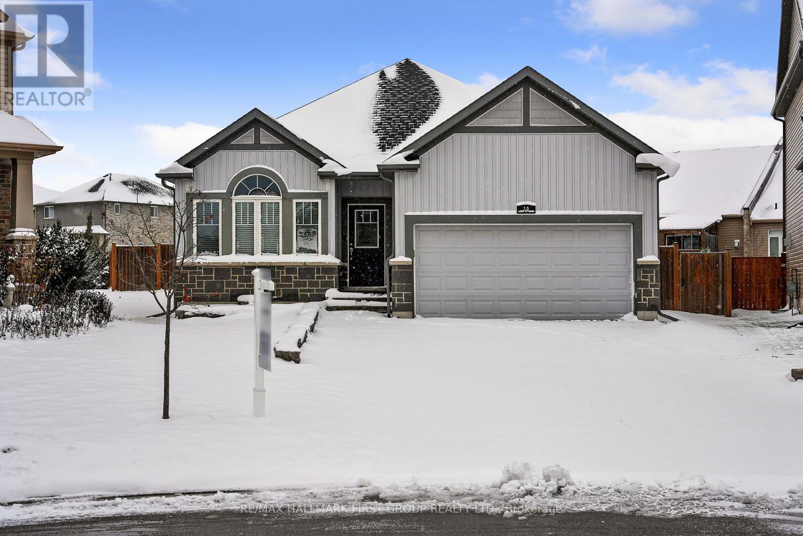 10 WALNUT CRESCENT, Belleville, Ontario