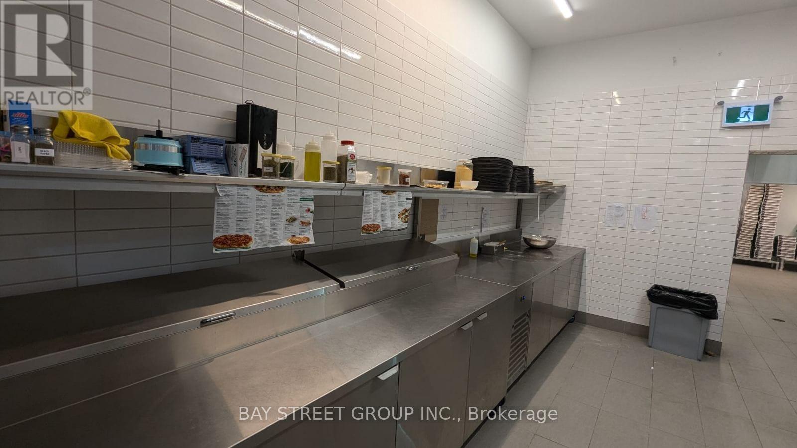 749 King Street E, Cambridge, Ontario  N3H 3N8 - Photo 4 - X12532734