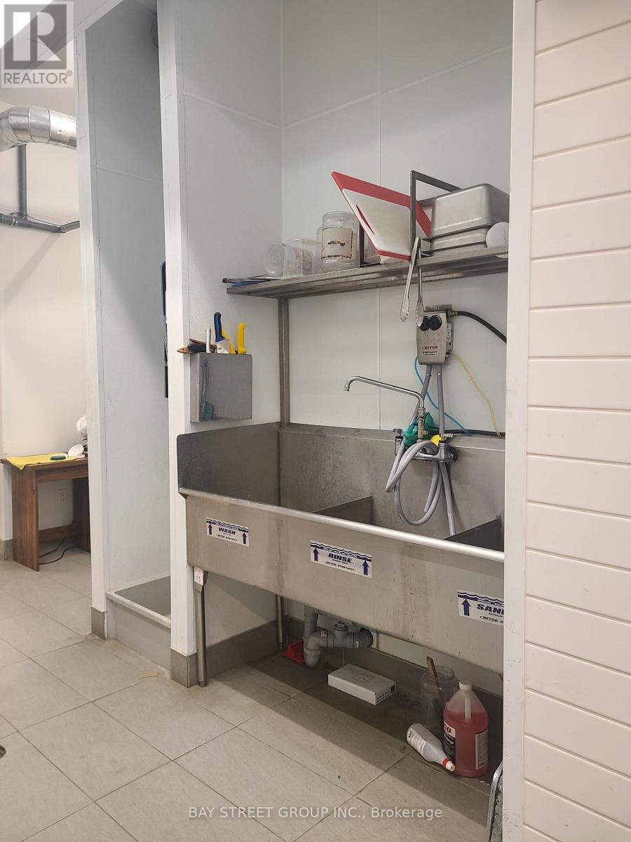 749 King Street E, Cambridge, Ontario  N3H 3N8 - Photo 5 - X12532734