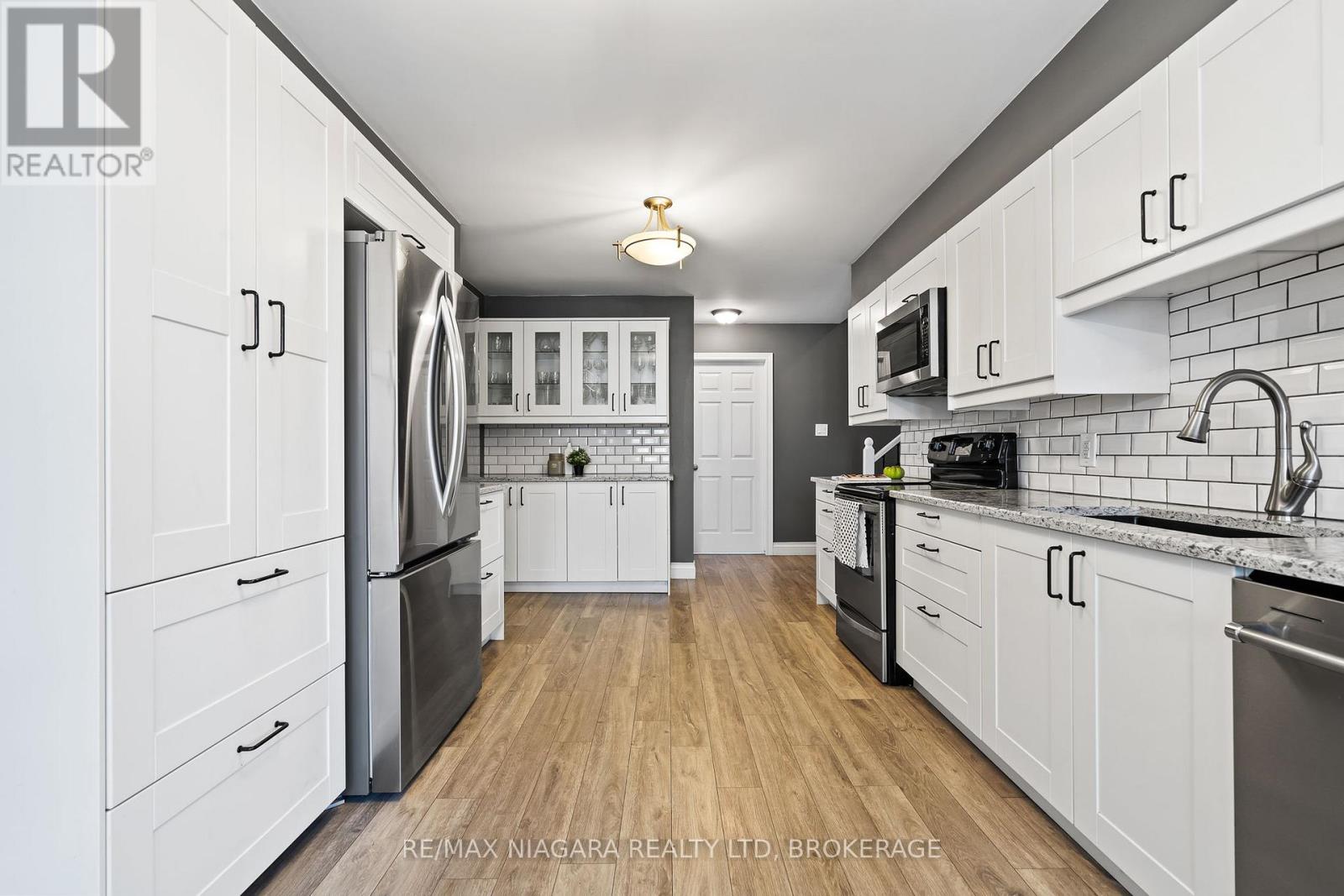 22 Michelle Drive, St. Catharines, Ontario  L2S 3G7 - Photo 10 - X12532796