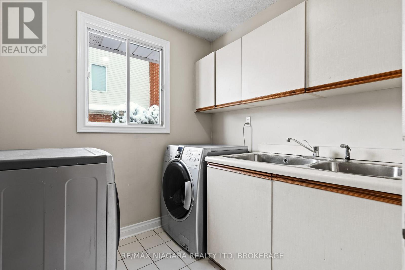 22 Michelle Drive, St. Catharines, Ontario  L2S 3G7 - Photo 12 - X12532796