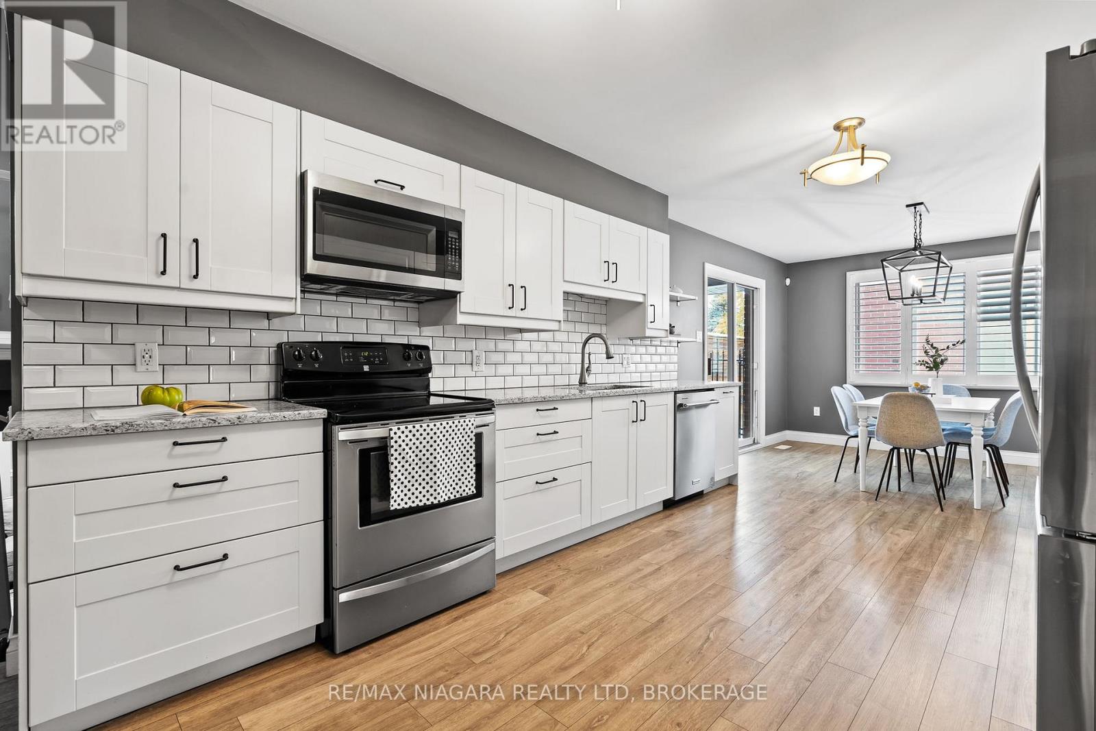 22 Michelle Drive, St. Catharines, Ontario  L2S 3G7 - Photo 9 - X12532796