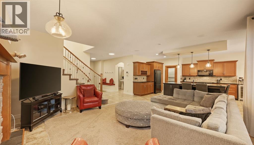 103 Elgin Estates Hill Se, Calgary, Alberta  T2Z 4R1 - Photo 5 - A2268596