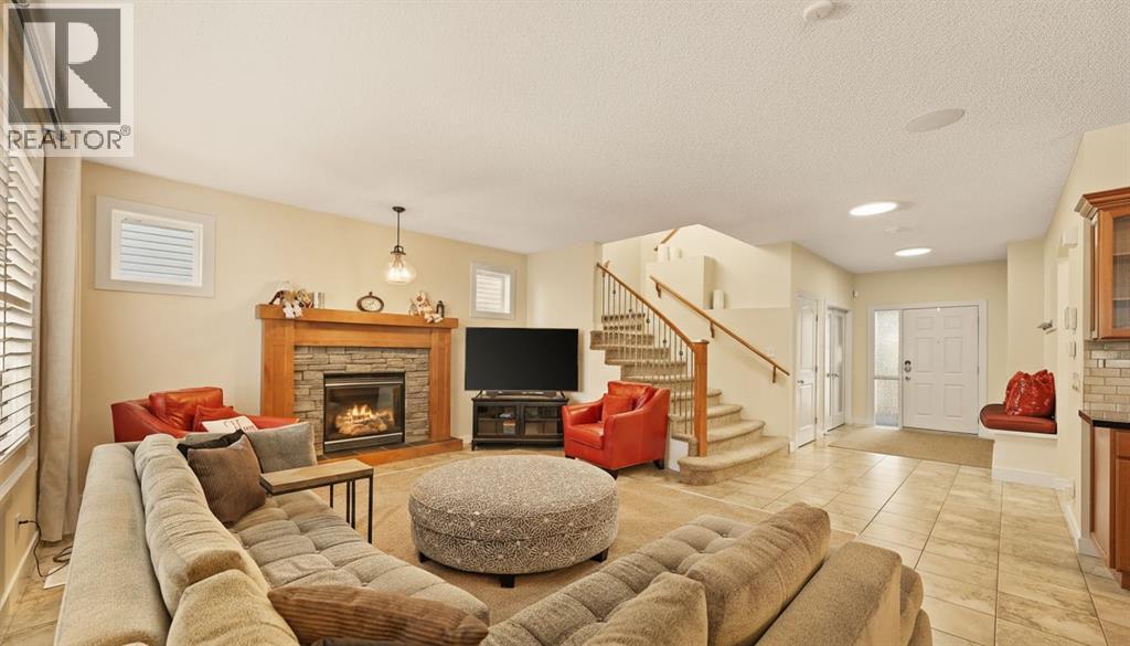 103 Elgin Estates Hill Se, Calgary, Alberta  T2Z 4R1 - Photo 8 - A2268596