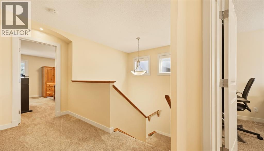 103 Elgin Estates Hill Se, Calgary, Alberta  T2Z 4R1 - Photo 19 - A2268596