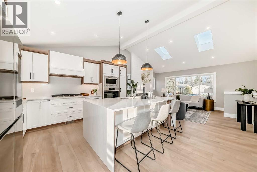 959 Lake Arrow Way Se, Calgary, Alberta  T2J 3C2 - Photo 4 - A2269909