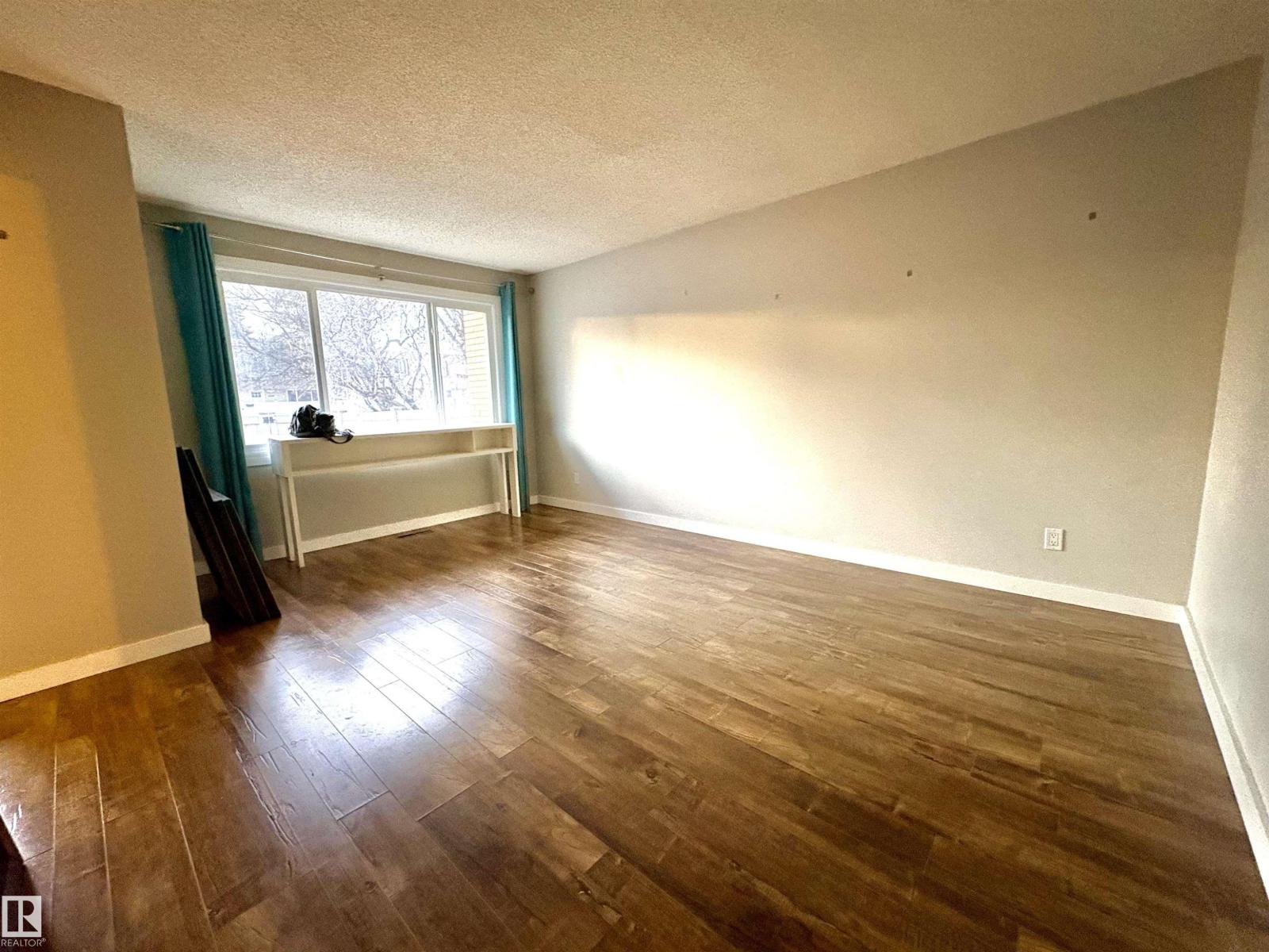 170 Londonderry Square Sq Nw, Edmonton, Alberta  T5C 3C4 - Photo 10 - E4465376