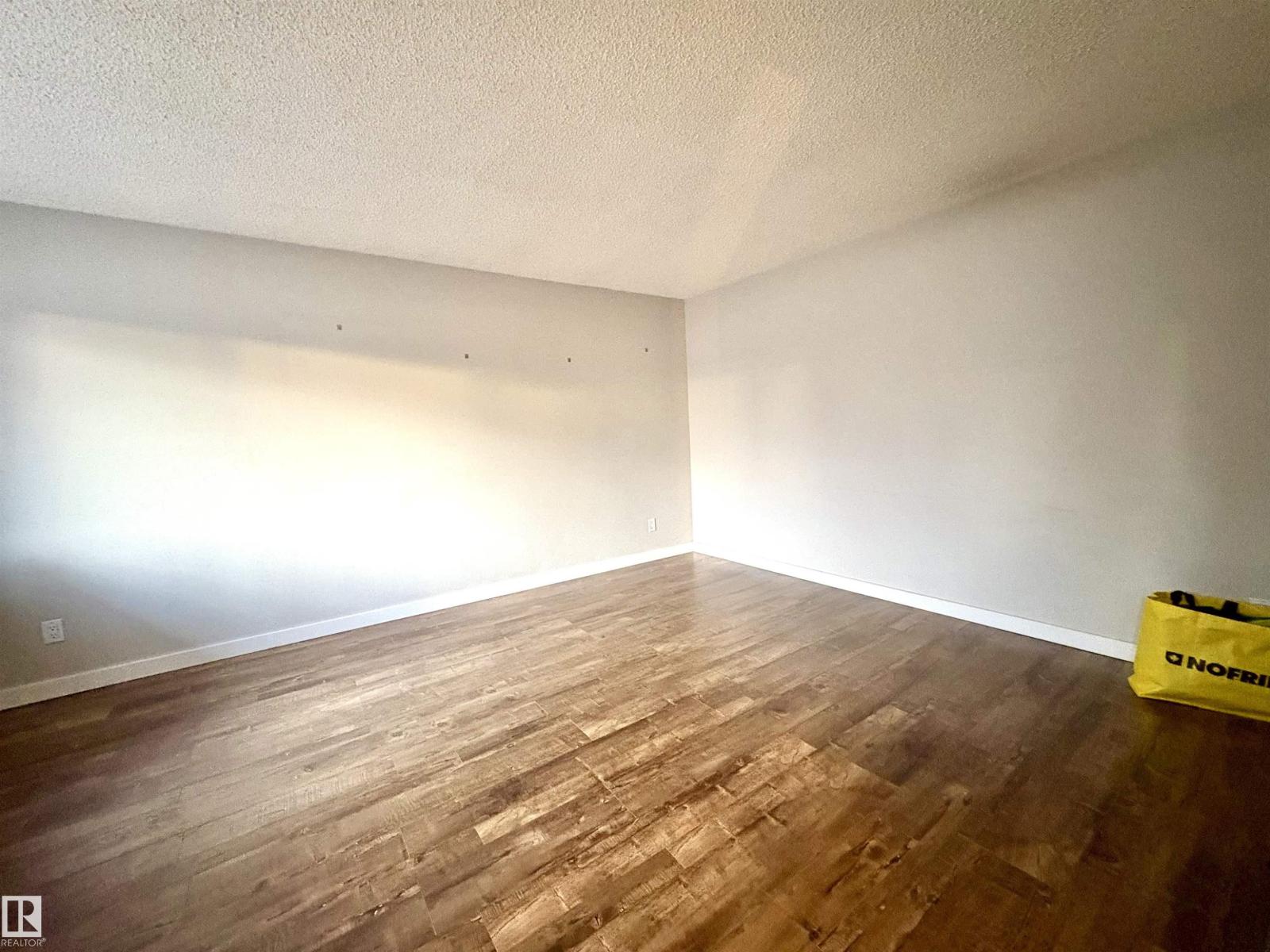 170 Londonderry Square Sq Nw, Edmonton, Alberta  T5C 3C4 - Photo 11 - E4465376