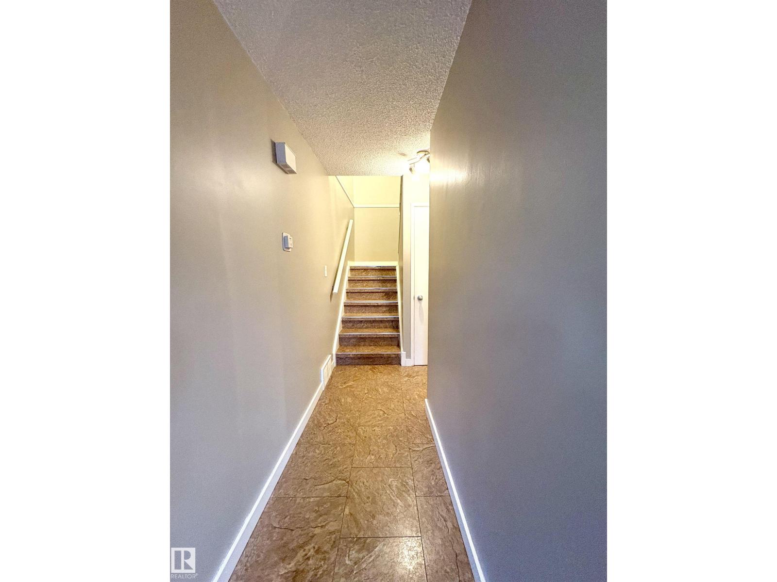 170 Londonderry Square Sq Nw, Edmonton, Alberta  T5C 3C4 - Photo 15 - E4465376