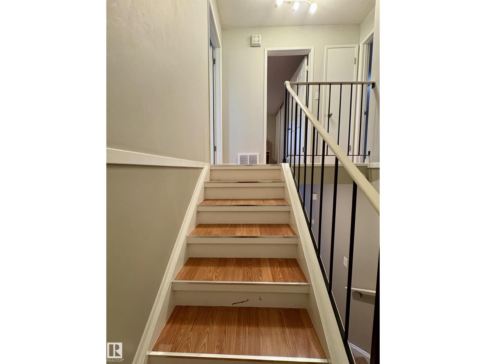 170 Londonderry Square Sq Nw, Edmonton, Alberta  T5C 3C4 - Photo 17 - E4465376