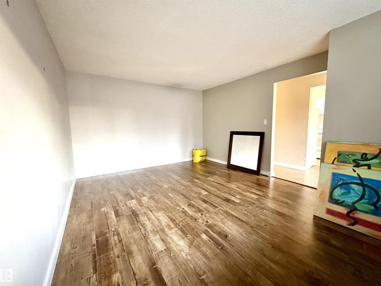 170 Londonderry Square Sq Nw, Edmonton, Alberta  T5C 3C4 - Photo 8 - E4465376