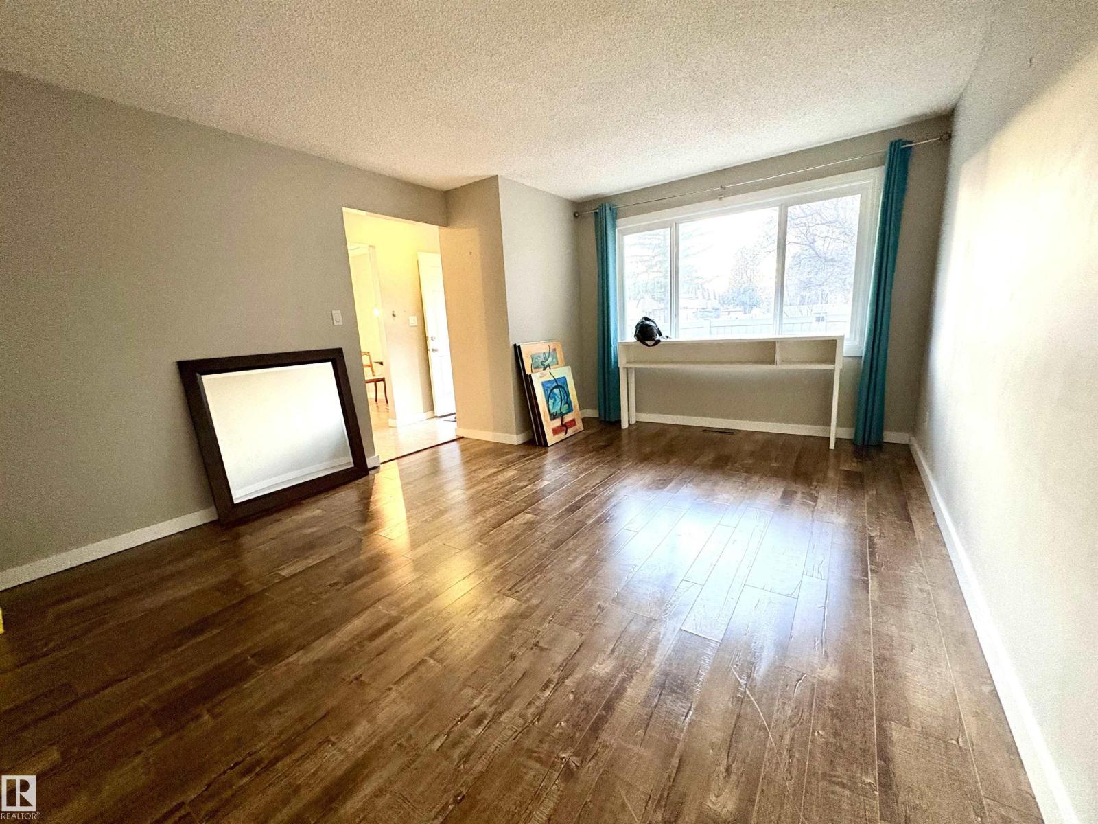 170 Londonderry Square Sq Nw, Edmonton, Alberta  T5C 3C4 - Photo 9 - E4465376