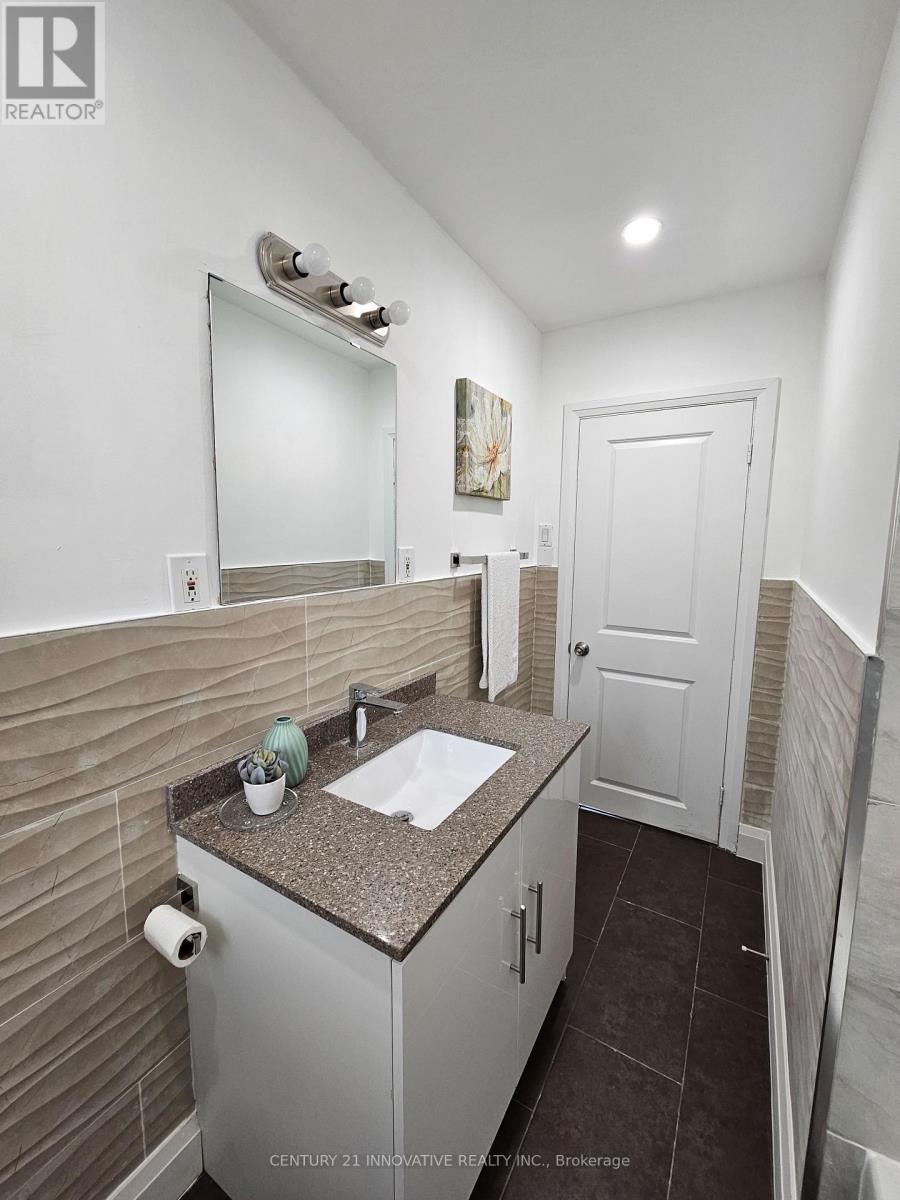 703 Midland Avenue, Toronto, Ontario  M1K 4E3 - Photo 11 - E12532752