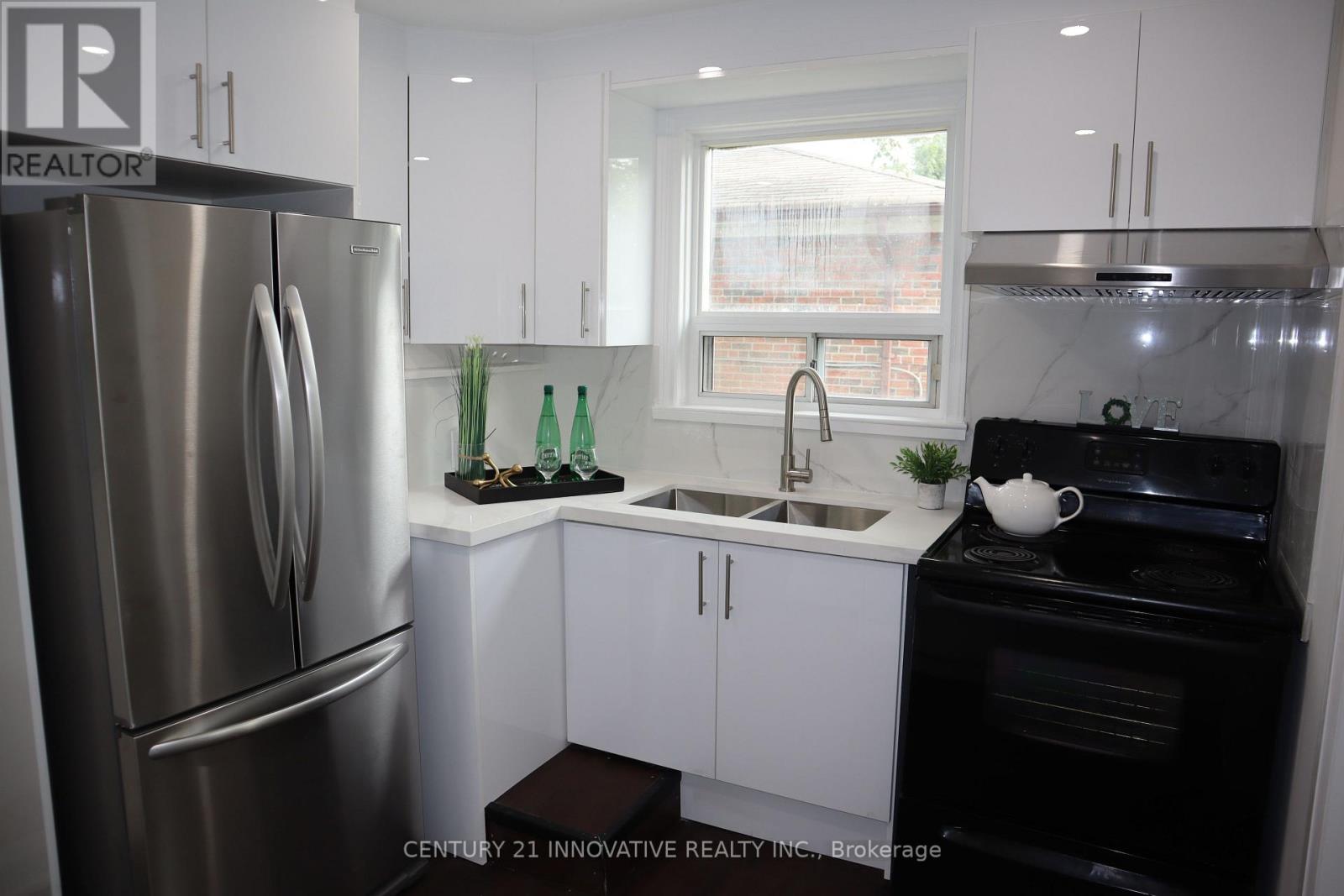 703 Midland Avenue, Toronto, Ontario  M1K 4E3 - Photo 6 - E12532752